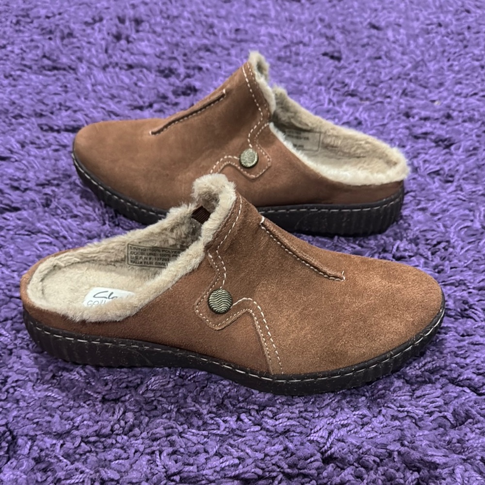 Clarks Caroline Step Mule In Dark Tan W/ Faux Fur